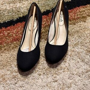 Life Stride Black Classic Heels Worn once 7.5m